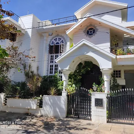 Abode Hotel